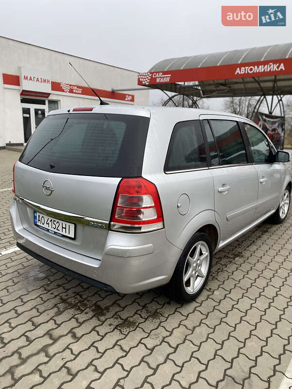 Минивэн Opel Zafira 2010 в Ужгороде фото 5 Минивэн Opel Zafira 2010 в Ужгороде