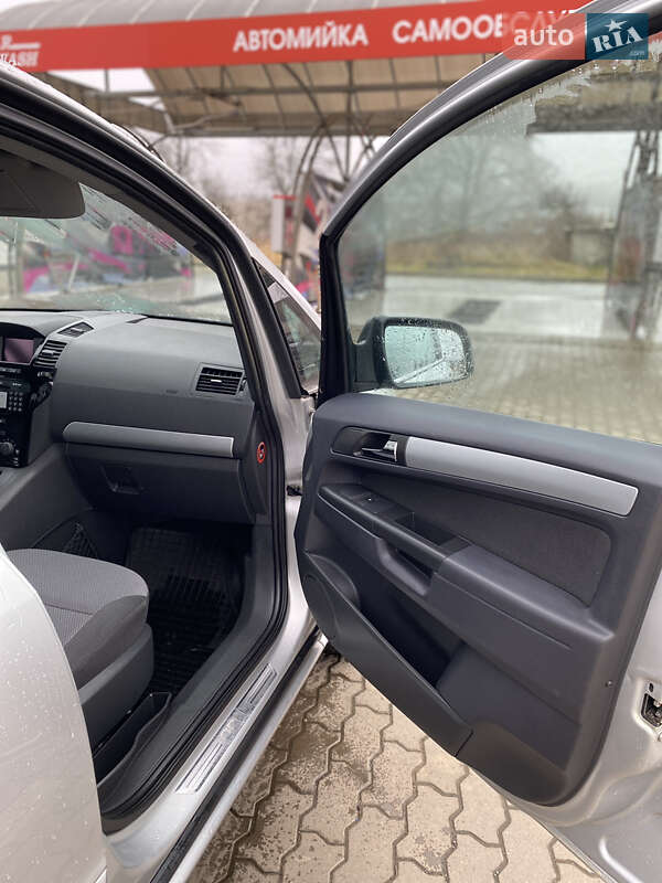 Минивэн Opel Zafira 2010 в Ужгороде фото 11 Минивэн Opel Zafira 2010 в Ужгороде