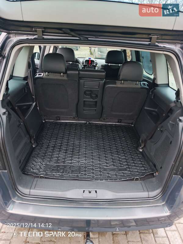 Минивэн Opel Zafira 2013 в Волочиске