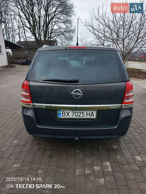 Минивэн Opel Zafira 2013 в Волочиске