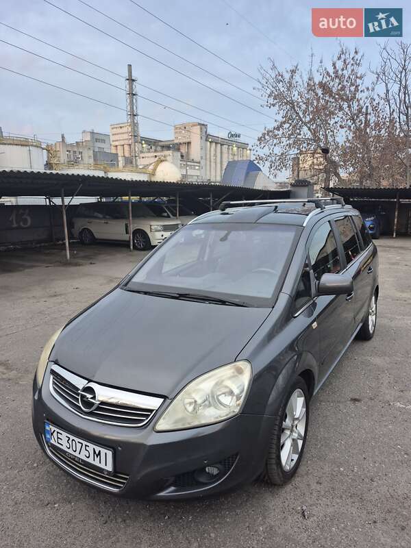 Opel Zafira 2010 Opel Zafira 2010