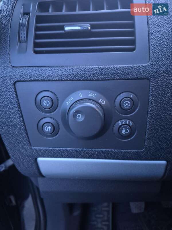 Минивэн Opel Zafira 2010 в Днепре