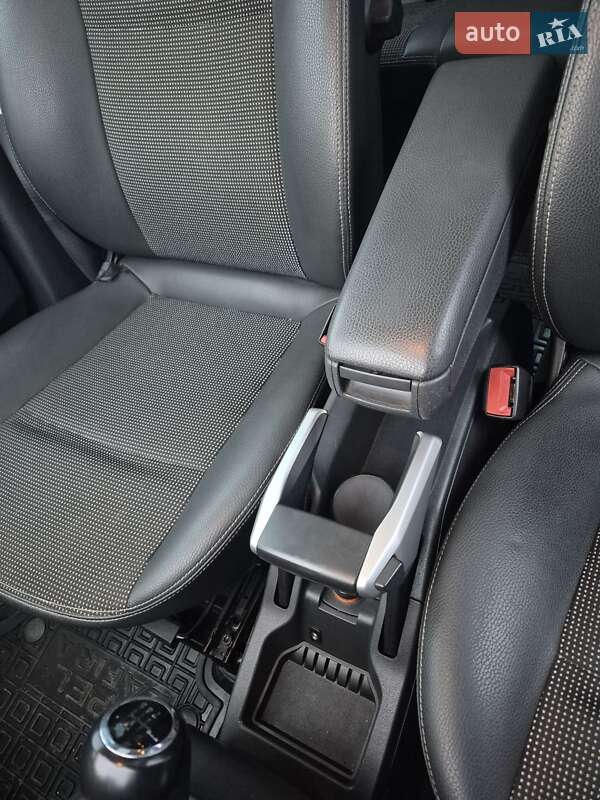 Минивэн Opel Zafira 2010 в Днепре