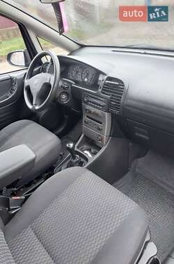Минивэн Opel Zafira 2004 в Ямполе