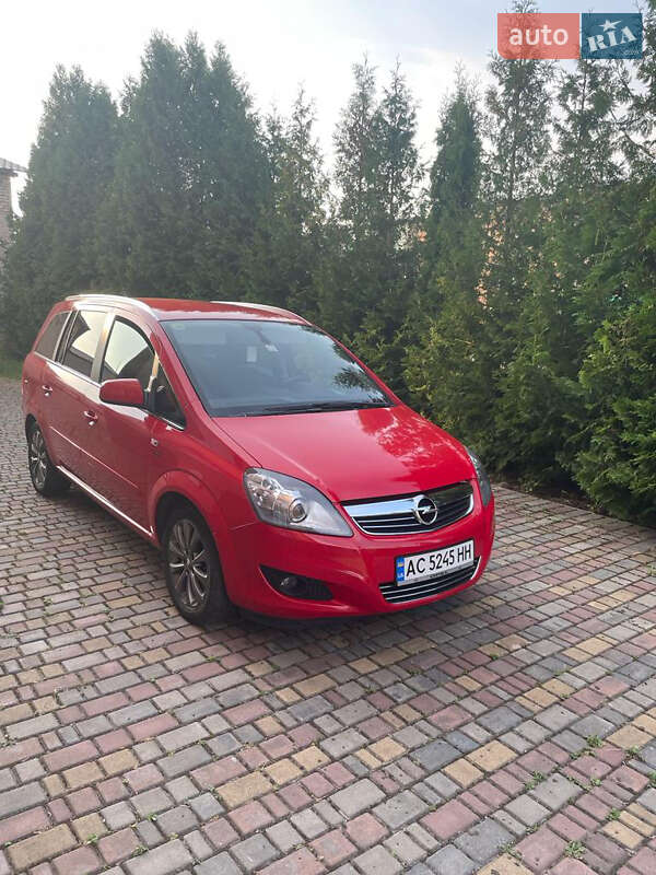 Opel Zafira 2011