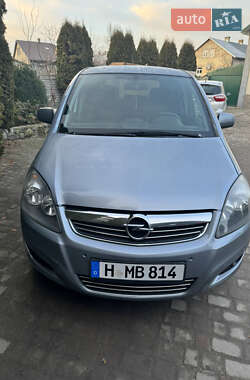 Минивэн Opel Zafira 2011 в Золочеве