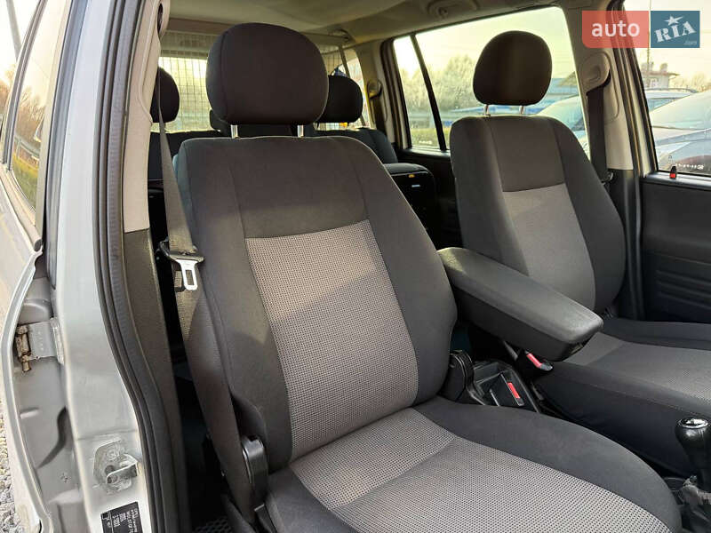 Мінівен Opel Zafira 2004 в Стрию