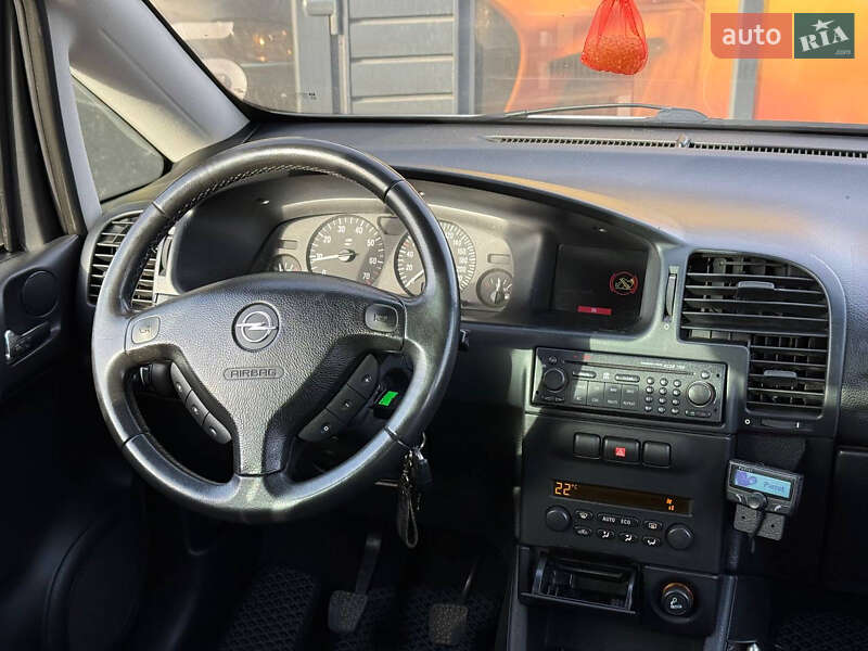 Мінівен Opel Zafira 2004 в Стрию