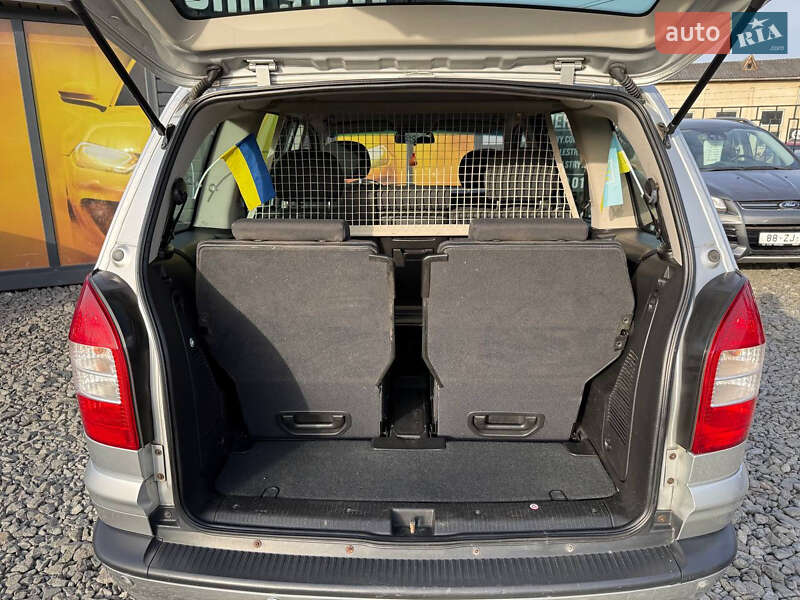 Мінівен Opel Zafira 2004 в Стрию