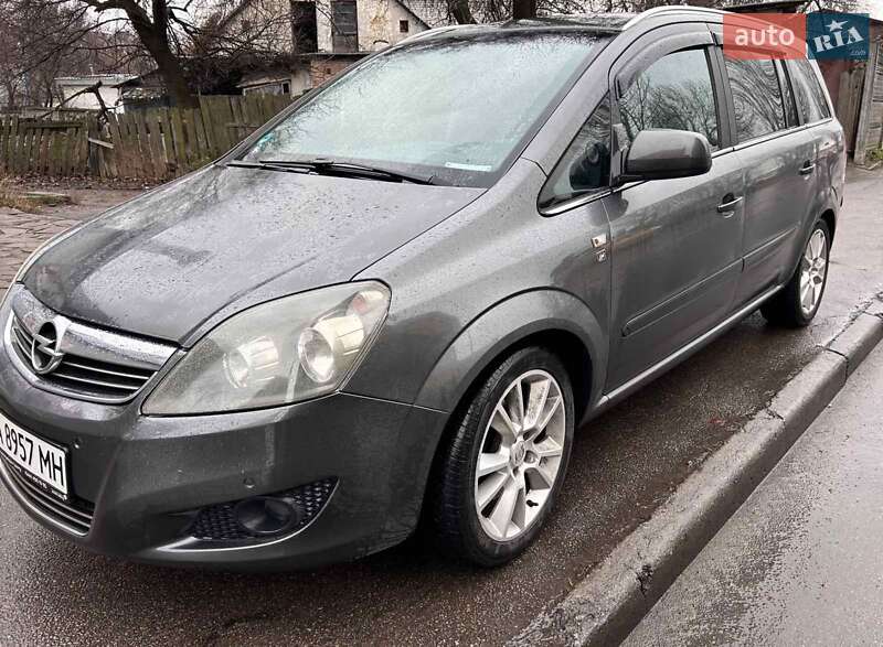 Мінівен Opel Zafira 2010 в Києві
