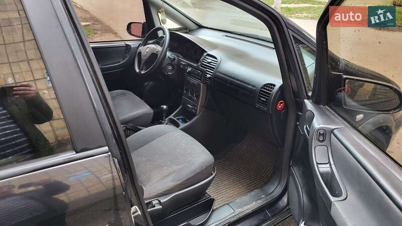 Мінівен Opel Zafira 2003 в Богуславі