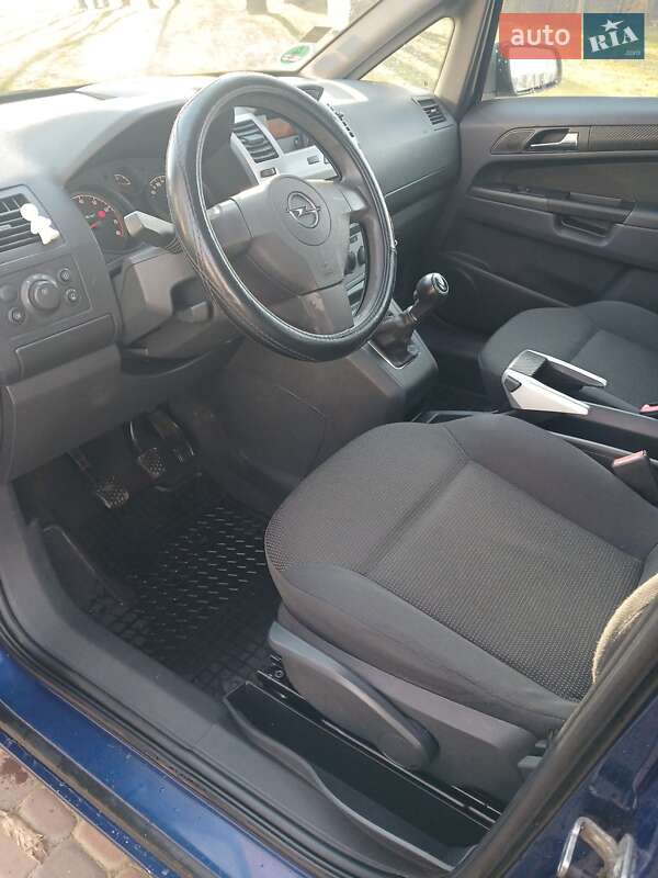 Минивэн Opel Zafira 2009 в Броварах