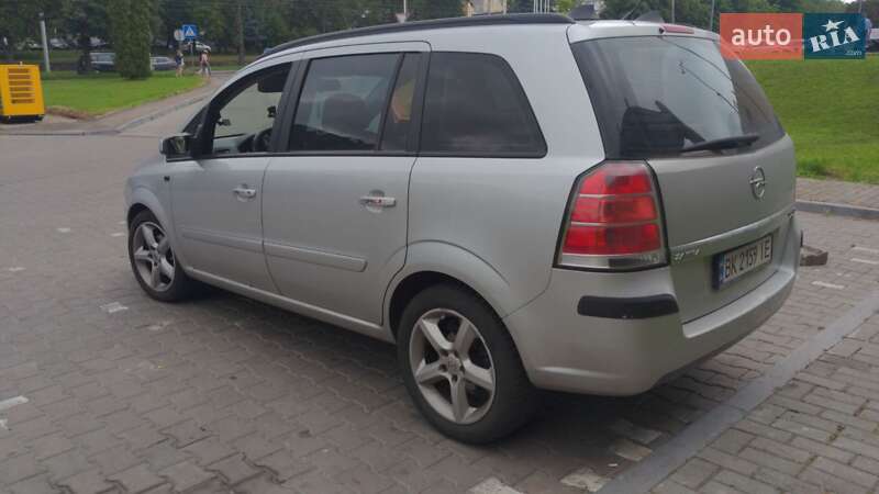Мінівен Opel Zafira 2006 в Рівному