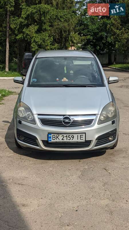 Мінівен Opel Zafira 2006 в Рівному