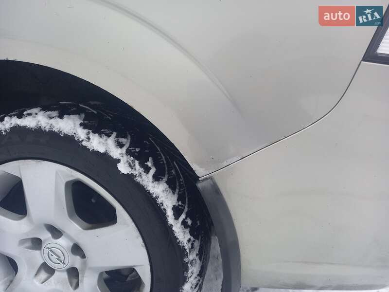 Минивэн Opel Zafira 2005 в Ромнах