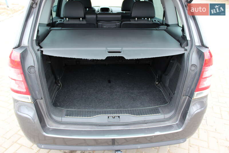 Мінівен Opel Zafira 2010 в Львові