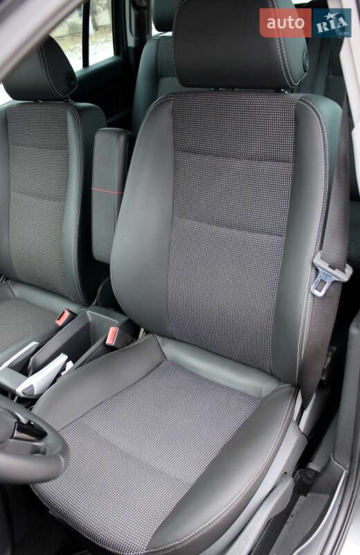 Мінівен Opel Zafira 2010 в Львові