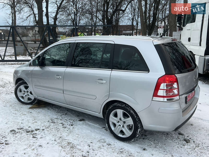 Мінівен Opel Zafira 2013 в Вінниці