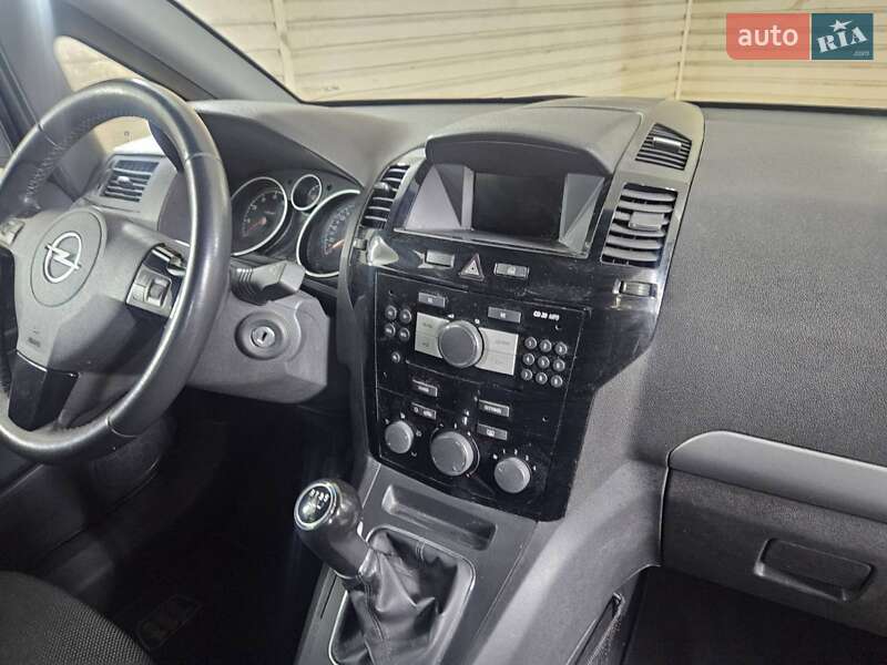 Минивэн Opel Zafira 2010 в Виннице