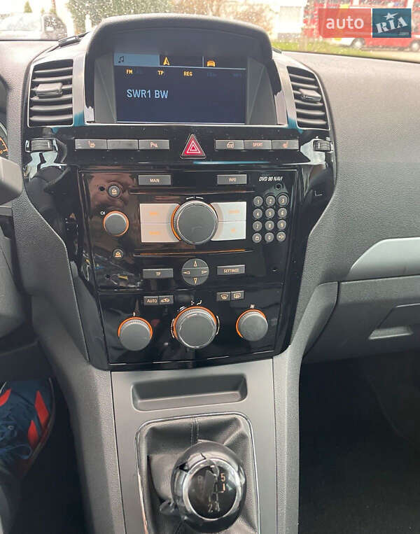 Минивэн Opel Zafira 2010 в Виннице