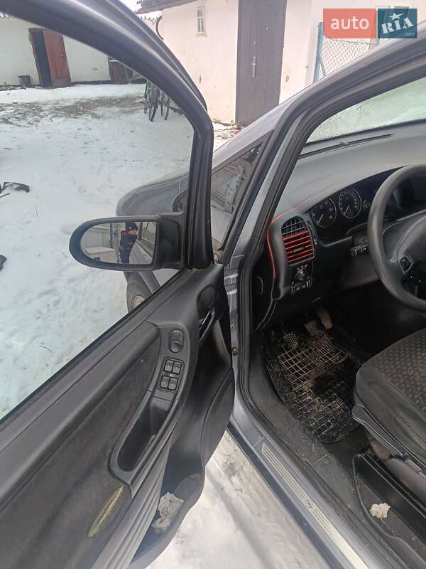 Мінівен Opel Zafira 2003 в Березному