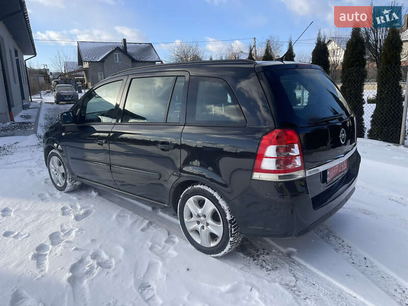 Мінівен Opel Zafira 2013 в Луцьку
