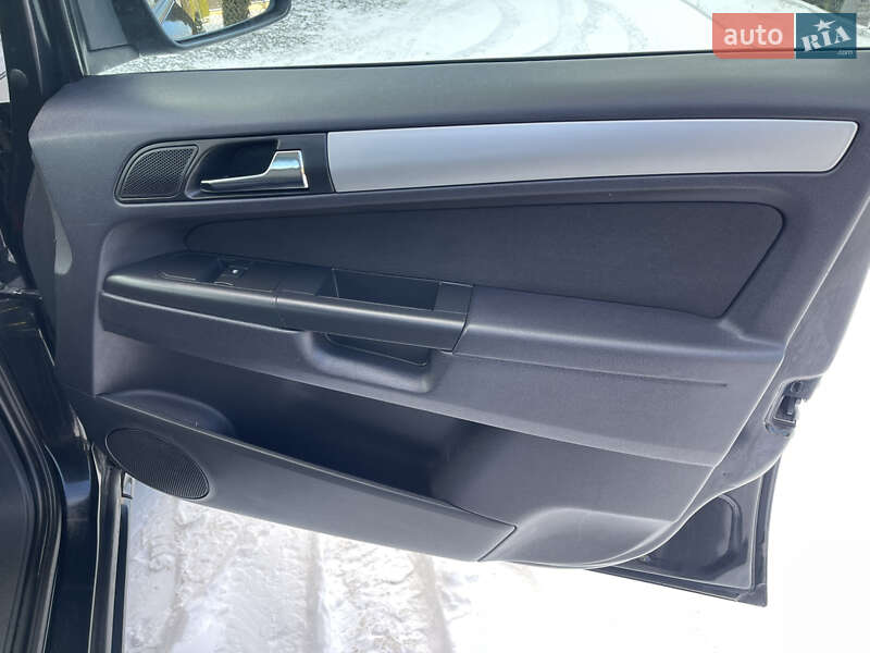 Мінівен Opel Zafira 2013 в Луцьку