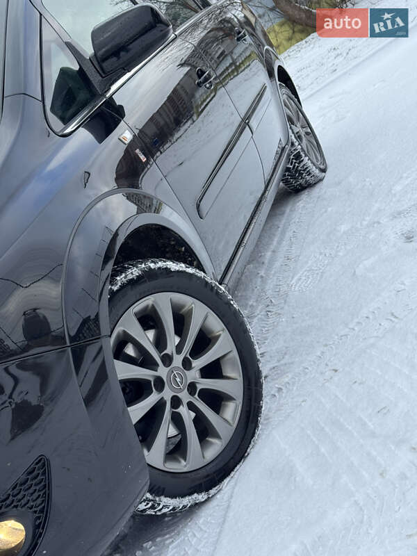 Мінівен Opel Zafira 2011 в Львові