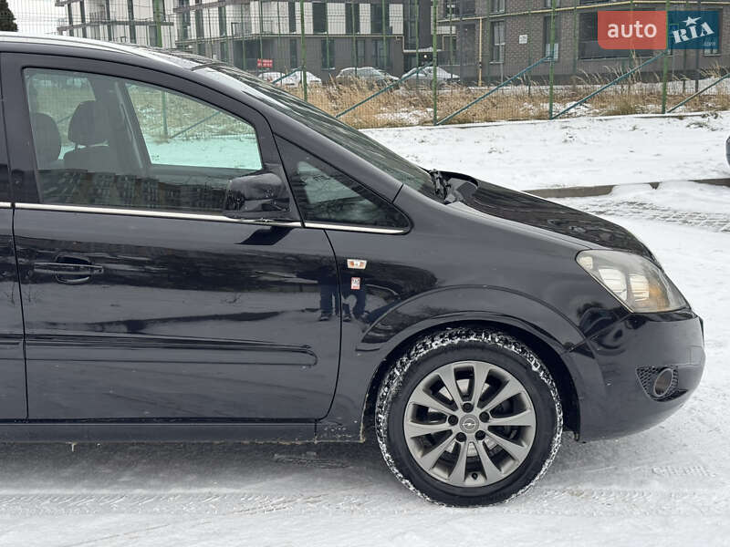 Мінівен Opel Zafira 2011 в Львові