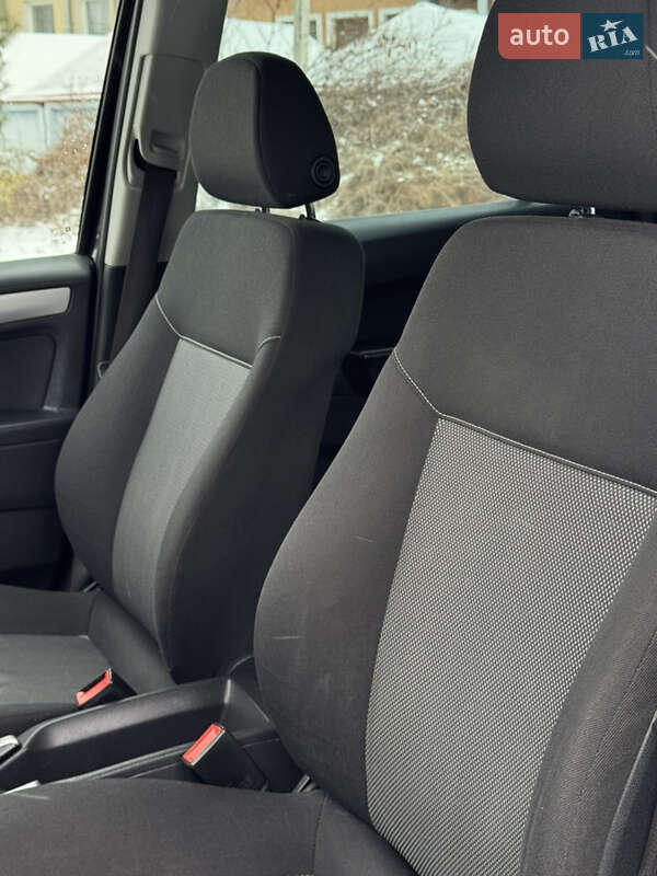 Мінівен Opel Zafira 2011 в Львові