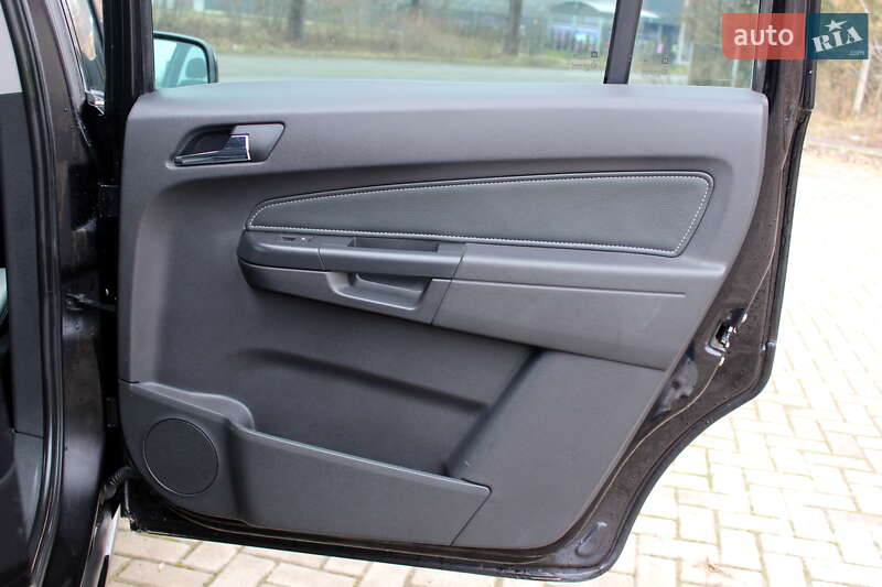 Мінівен Opel Zafira 2011 в Самборі