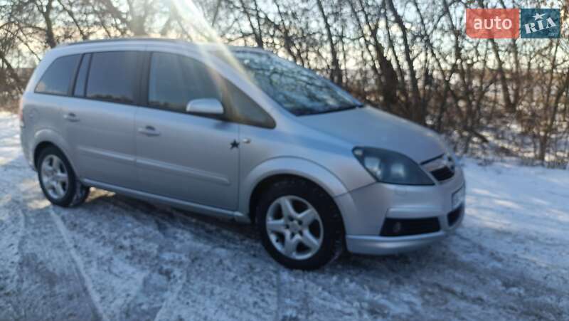 Мінівен Opel Zafira 2005 в Острозі