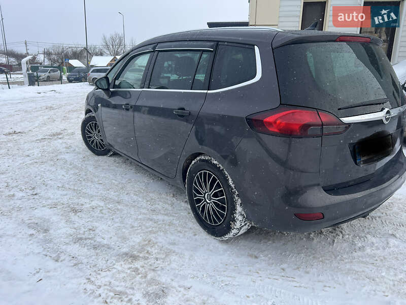 Минивэн Opel Zafira 2014 в Житомире