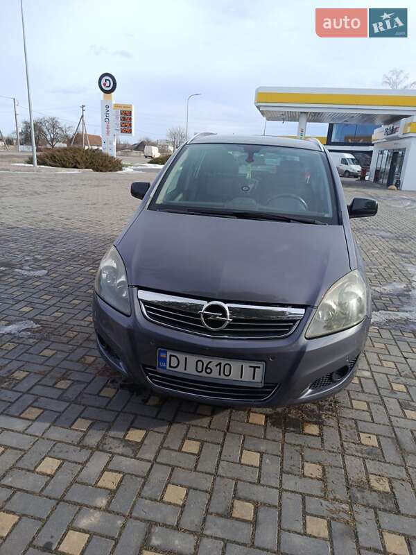 Мінівен Opel Zafira 2010 в Коломиї