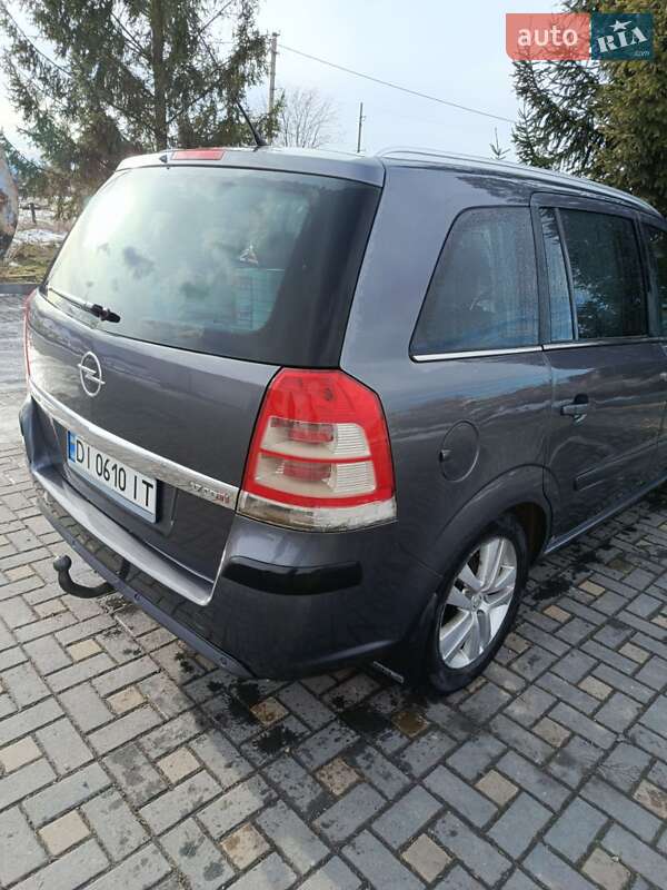 Мінівен Opel Zafira 2010 в Коломиї