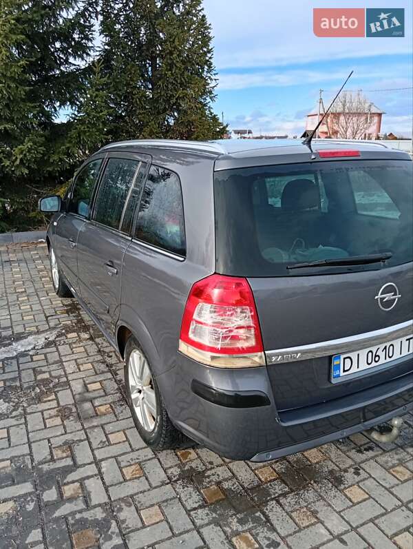 Мінівен Opel Zafira 2010 в Коломиї