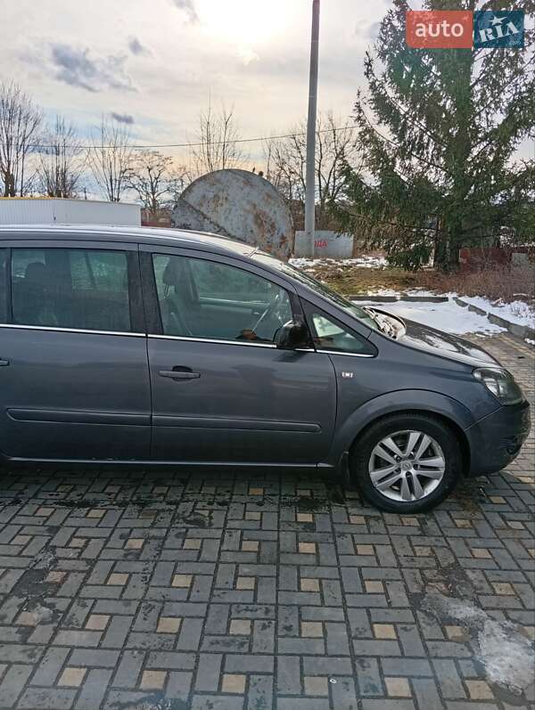 Мінівен Opel Zafira 2010 в Коломиї