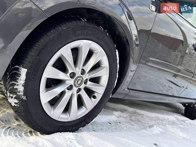 Мінівен Opel Zafira 2014 в Рівному