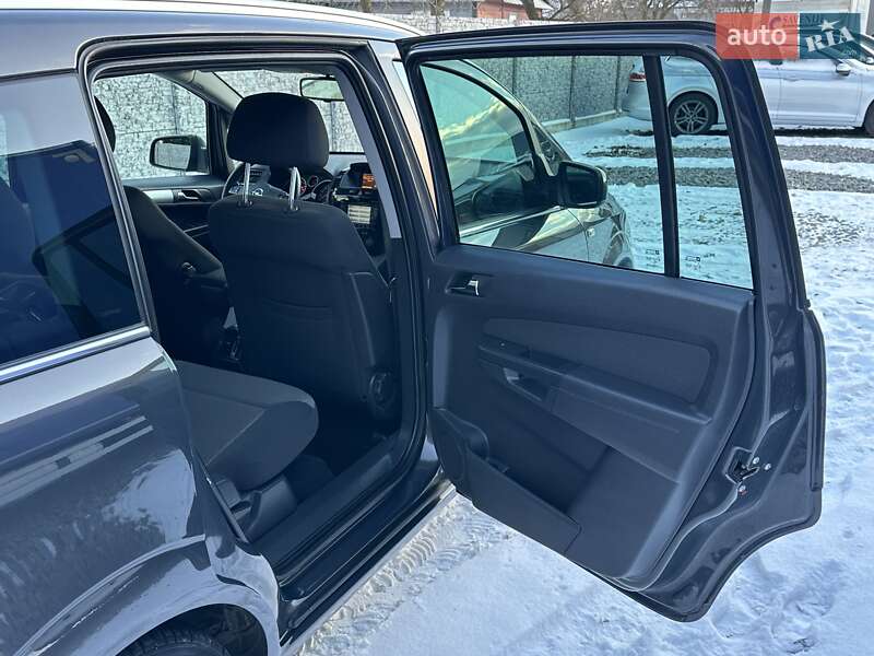 Мінівен Opel Zafira 2014 в Рівному