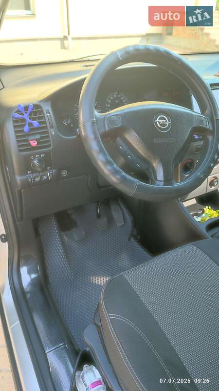 Мінівен Opel Zafira 2004 в Тернополі