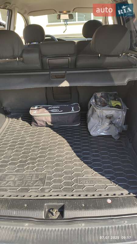 Мінівен Opel Zafira 2004 в Тернополі