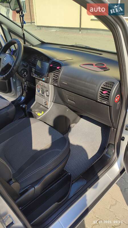 Мінівен Opel Zafira 2004 в Тернополі