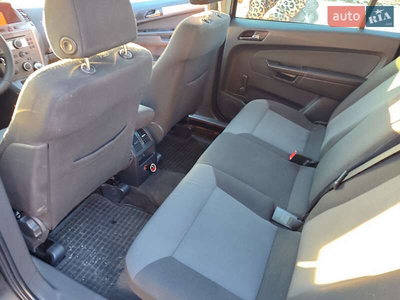 Минивэн Opel Zafira 2005 в Дрогобыче