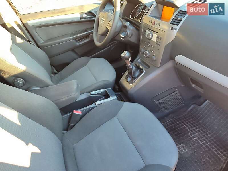 Минивэн Opel Zafira 2005 в Дрогобыче