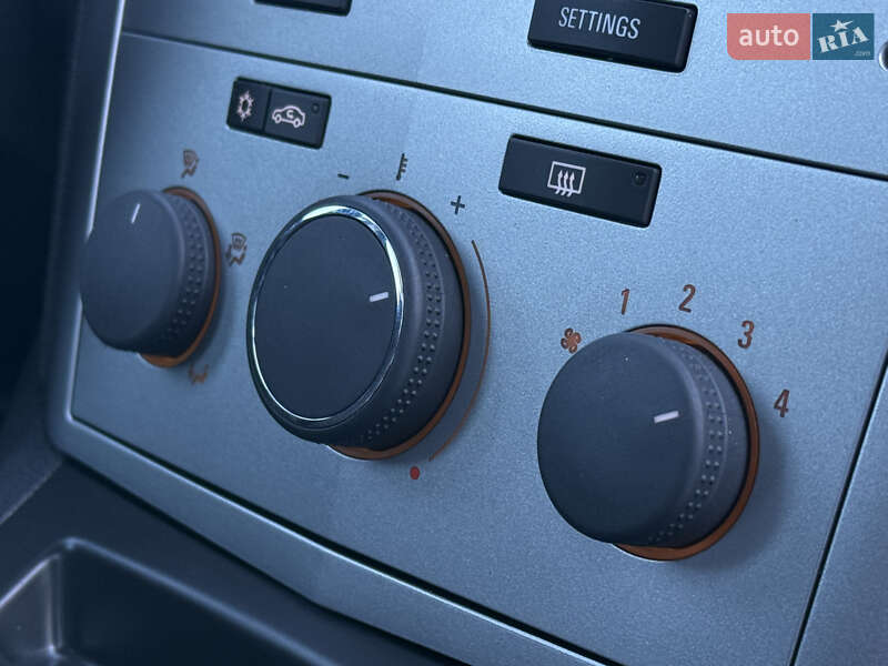 Мінівен Opel Zafira 2011 в Рівному фото 42 Мінівен Opel Zafira 2011 в Рівному