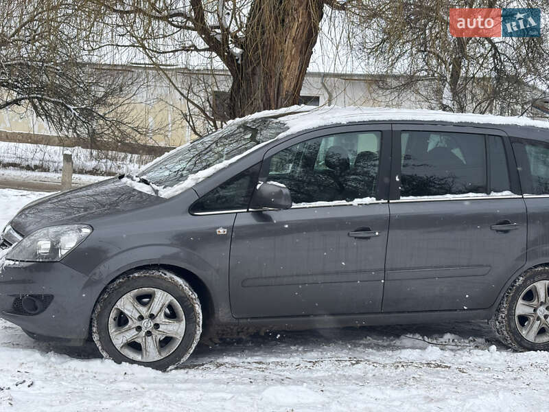 Opel Zafira 2011