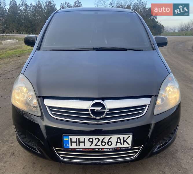 Минивэн Opel Zafira 2009 в Сарате