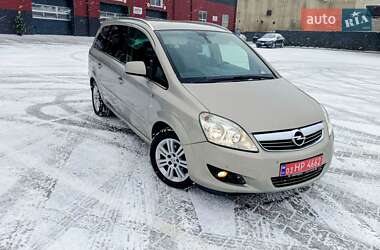 Минивэн Opel Zafira 2010 в Дубно
