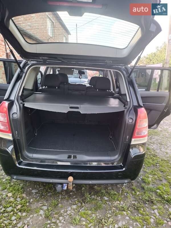 Мінівен Opel Zafira 2013 в Хмельницькому