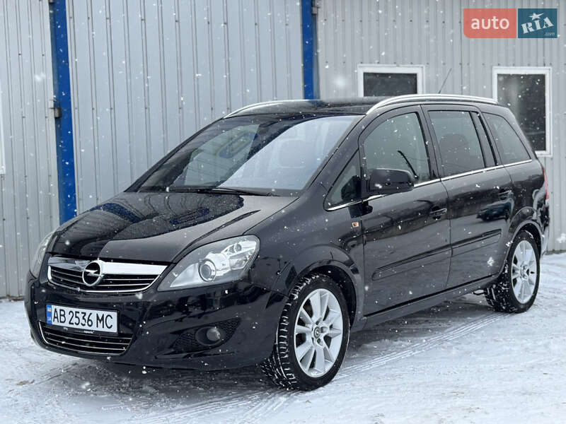 Минивэн Opel Zafira 2010 в Виннице